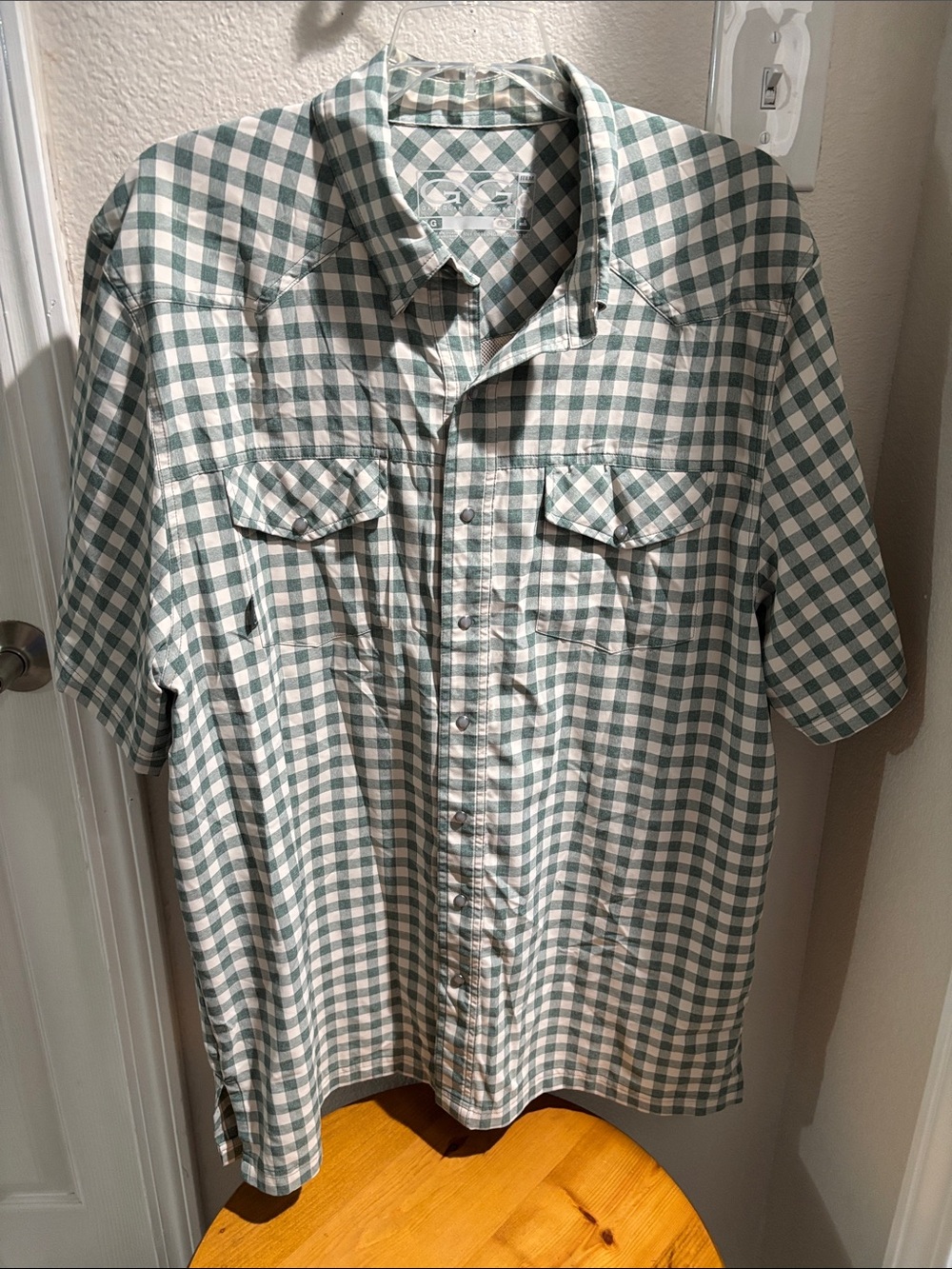 Game Guard Men's Green and White Check Short-Sleeve Button-Up Shirt L